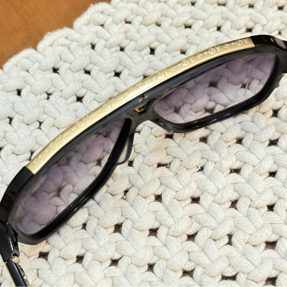 Louis Vuitton Evidence Sunglasses - Picture 10 of 16